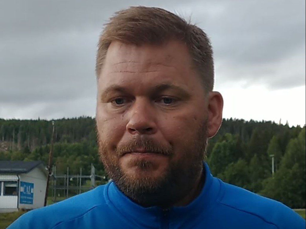 Joakim Buhler Wiking gjorde sin första säsong som tränare för Nedansjö i år, och har gjort klart med en andra.