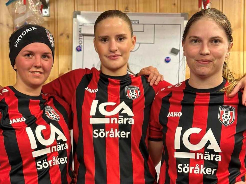 Söråkers målgörare i 3-1-segern över serieledarna Kovland, fr v Viktoria Henriksson, Nora Staaf och Maria Häggkvist. Foto Söråker dam.