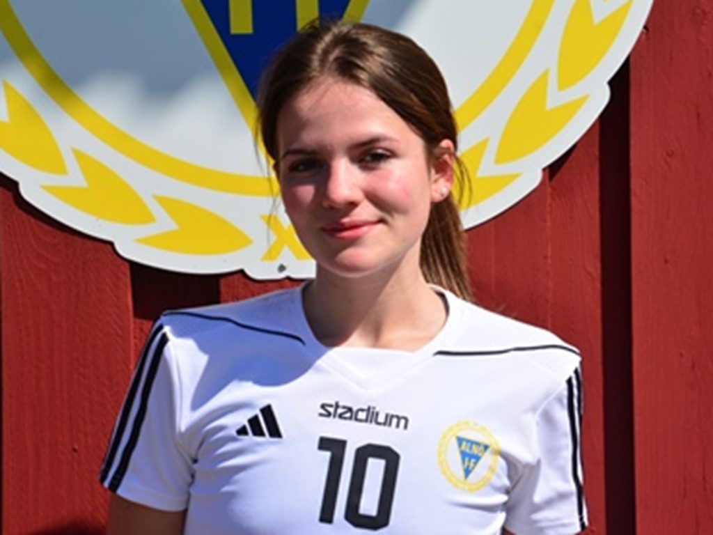 Maja Bryner gjorde det viktiga 2-2-målet för Alnö 2.