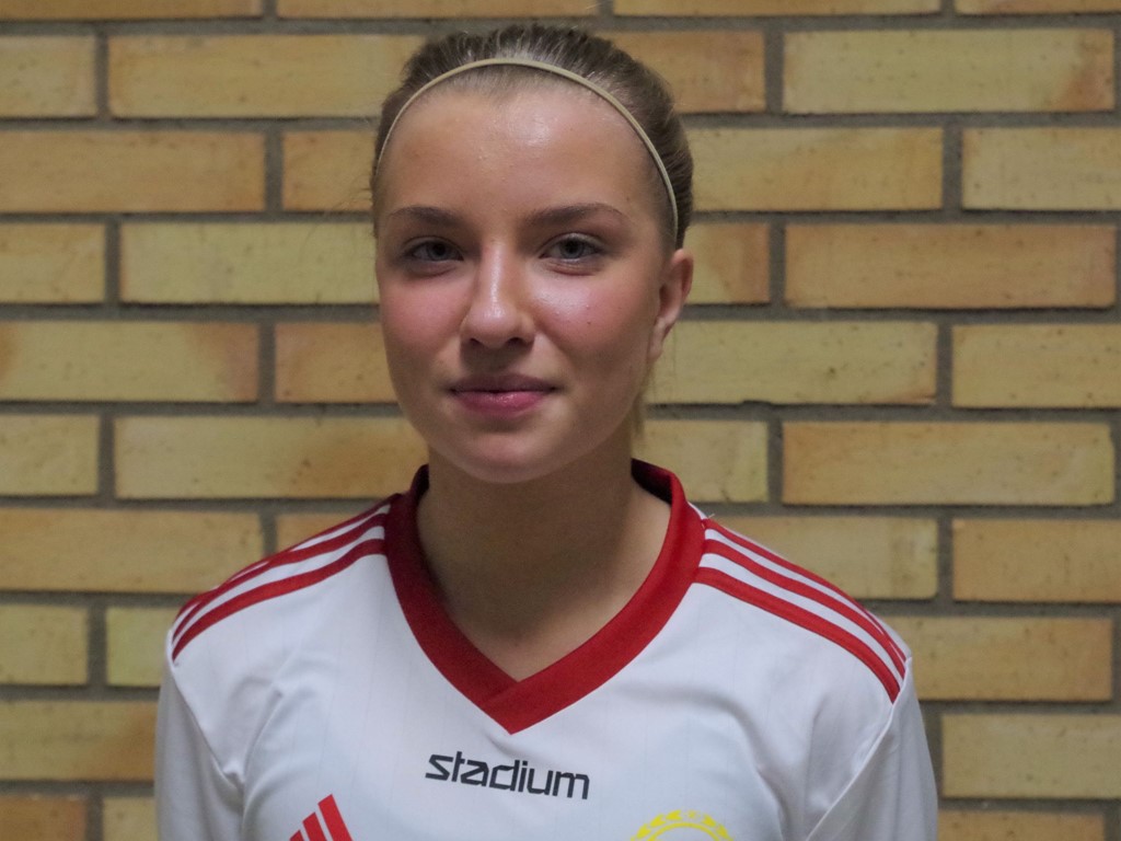 Mira Hulinder, nyförvärvet från Alnö, gjorde hattrick när Heffnersklubban vann DM-semifinalen över Medskogsbron med hela 13-0.