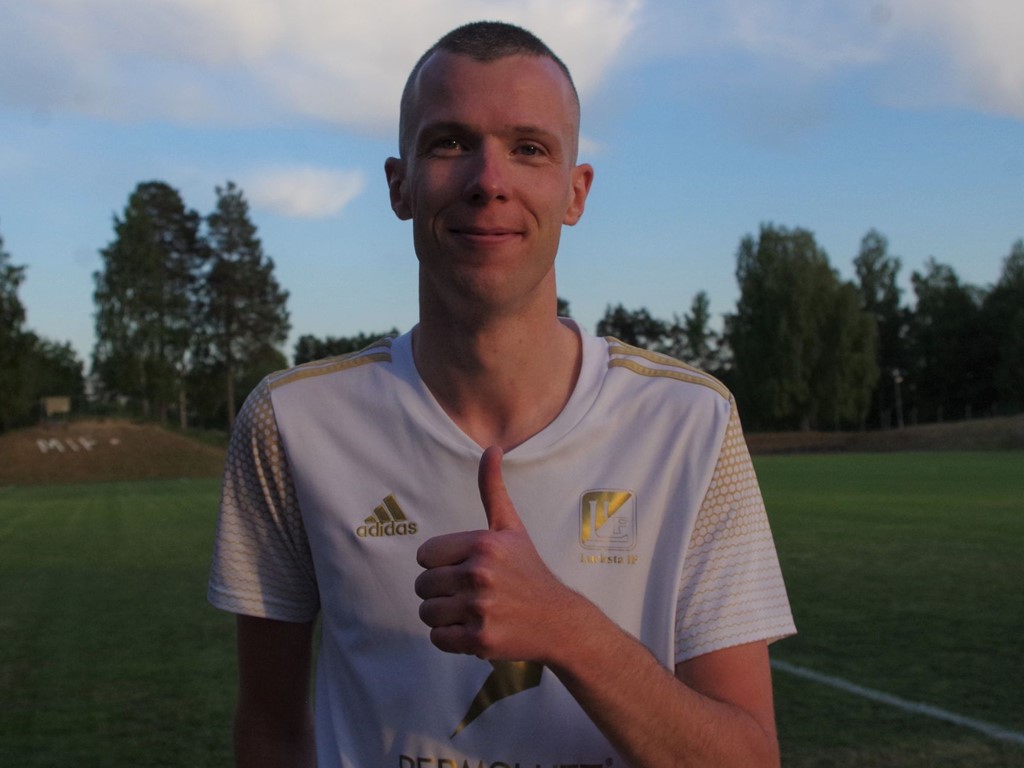 Hakim Rouass gjorde två av Luckstas sex mål mot Anundsjö. Foto: Pia Skogman, Lokalfotbollen.nu.