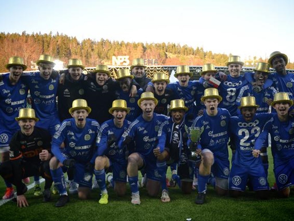 GIF Sundsvall Svenska Mästare 2021 för P16. Foto: Andreas Lidén, Sundsvalls Tidning.