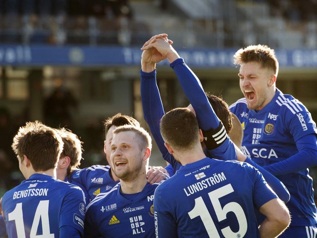 GIF-jubel efter 2-0 mot Skövde. Arkivfoto: Nils Jakobsson, Bildbyrån
