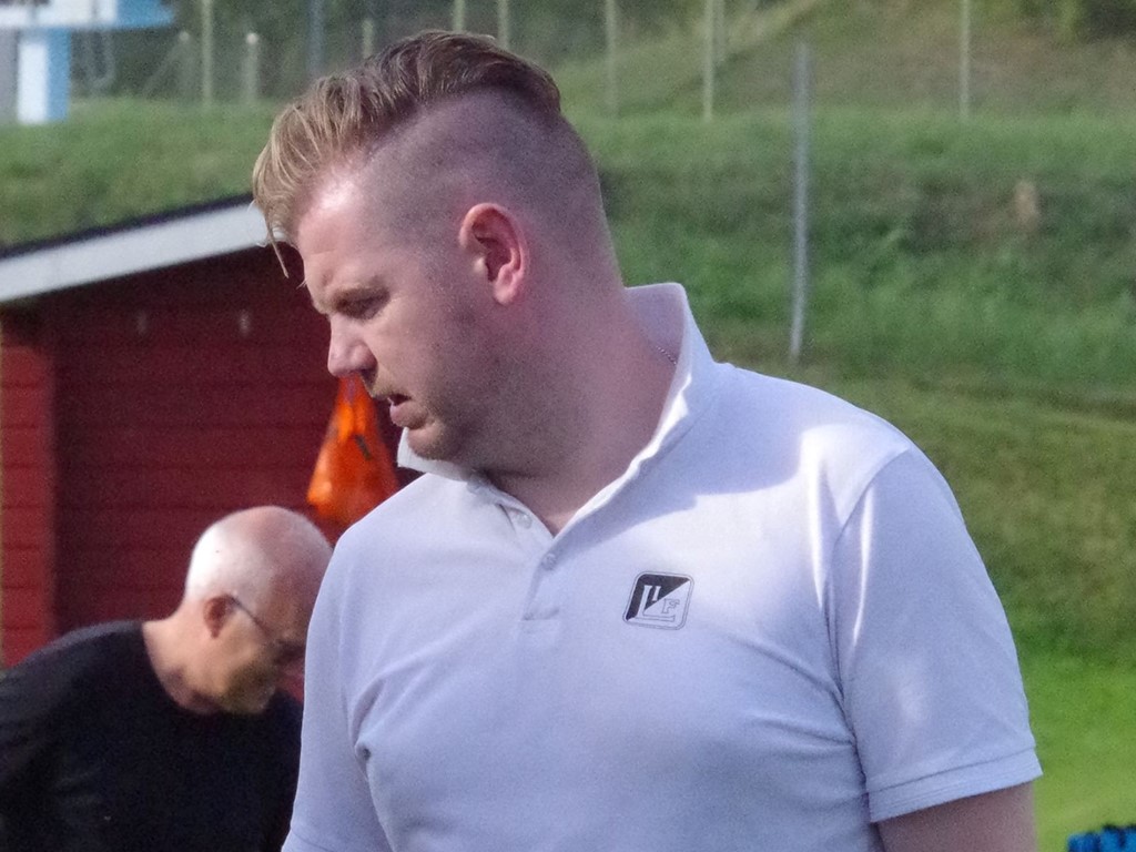 Paul Thompson, tränare Lucksta IF. Foto: Pia Skogman, Lokalfotbollen.nu.