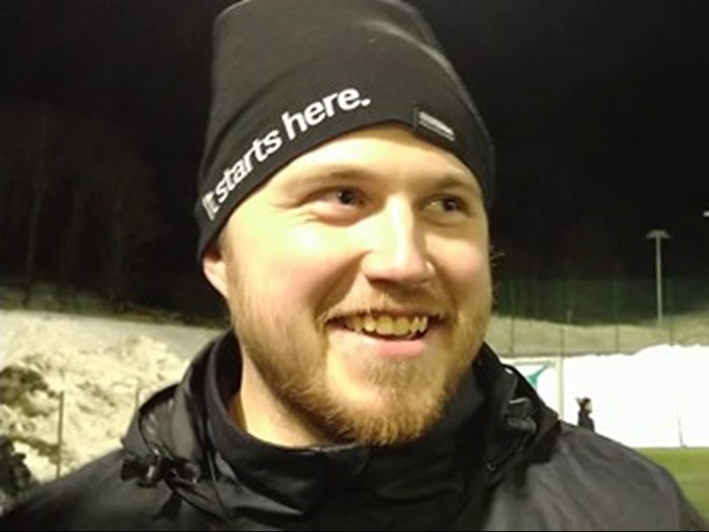 Linus Sjölander tränar Stödes herrar i år och tvåmålsskytt mot Ånge 2.