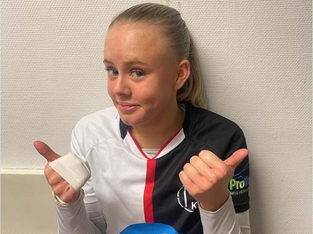 Njurundas Engla Ellqvist gjorde inget mål men var planens bäste spelare från sin centrala mittfältsplats där hon täckte ytor, vann och fördelade bollar. Foto: NIIK Instagram.