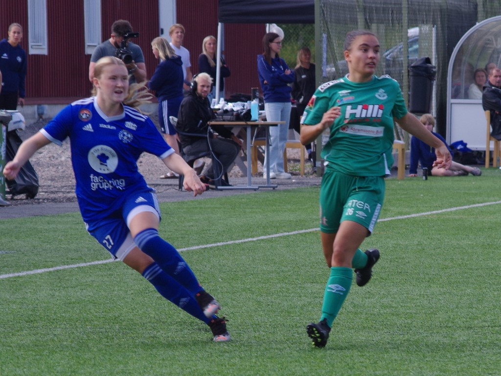 Joanna Wallgren gjorde två av "Klubbans" mål. Foto: Pia Skogman, Lokalfotbollen.nu.