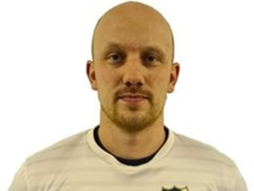 Förre IFK Sundsvallspelaren Pontus Serrander straffsköt Sundsvalls FF vidare i DM.